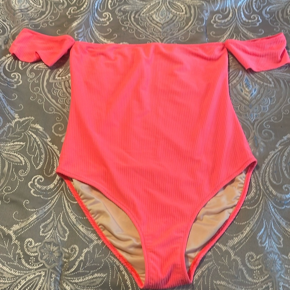 Off-Shoulder Swim - Picture 3 of 3